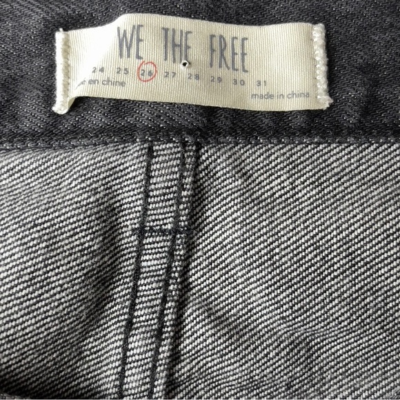 Free People We The Free Relaxed & Destroyed Denim Skirt Size 4/ 26 - Picture 7 of 9